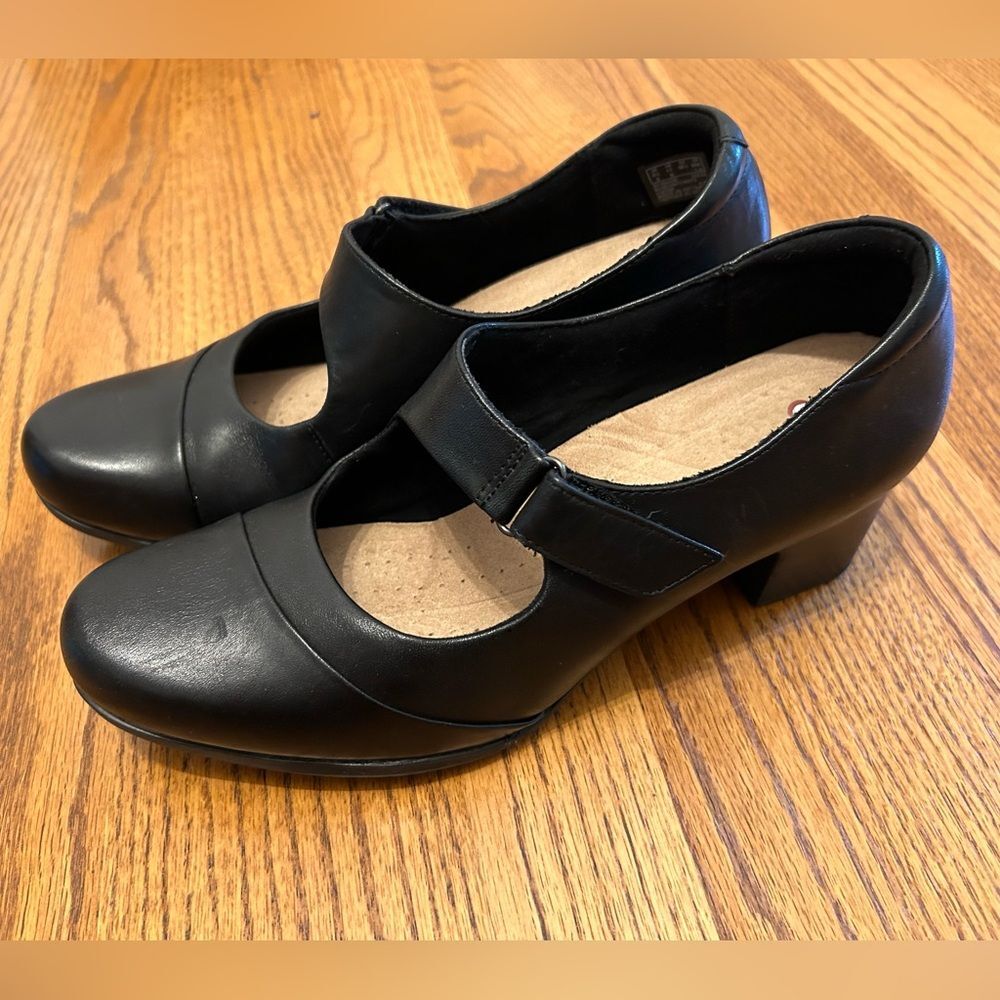 Clarks Unstructured Rosalyn Wren Retro Black Strapy Mary Jane 2 in Comfort Heels